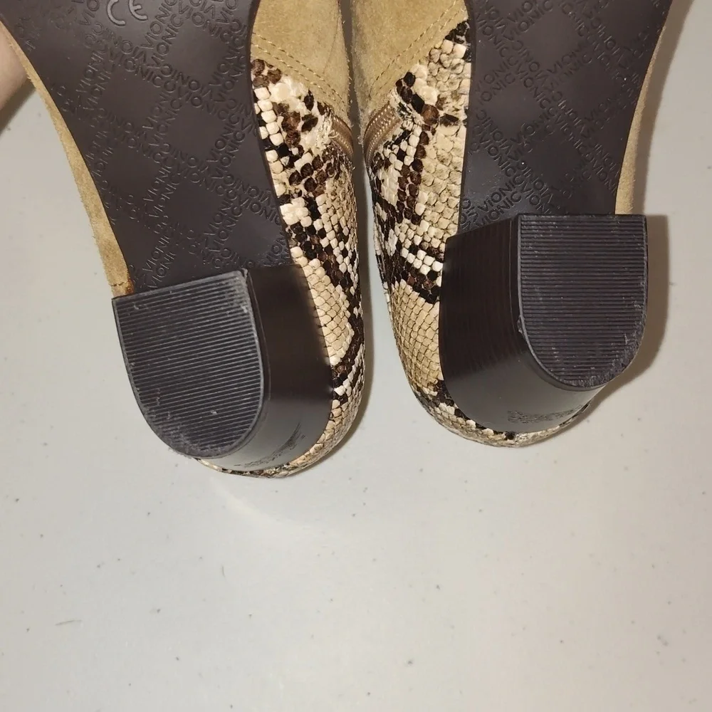 Vionic Naomi Tan Suede and Faux Brown and Tan Snake Print Ankle Boots Size 8